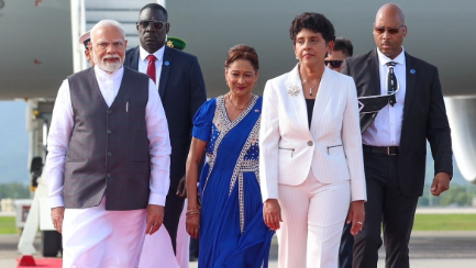 PM Modi Hails Trinidad and Tobago PM Kamla Persad-Bissessar as 'Bihar Ki Beti' During Historic Caribbean Visit
