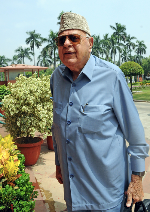 Farooq Abdullah calls for an end to violence for dialogue with Pakistan