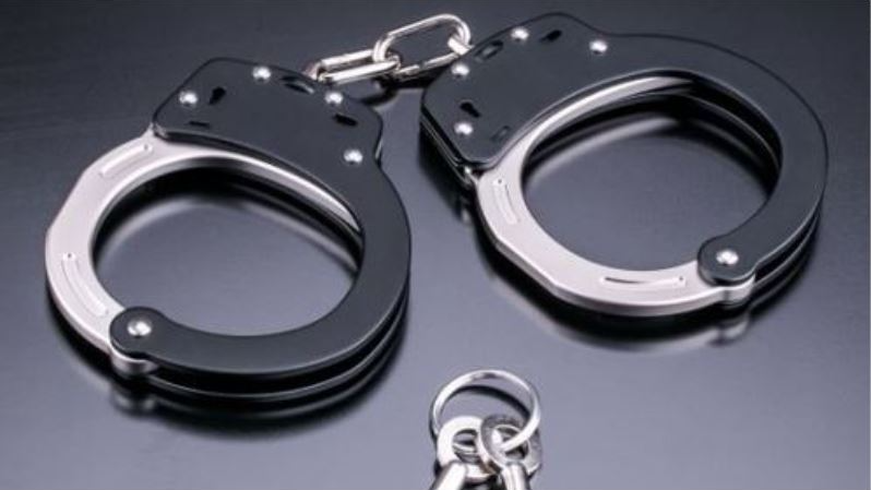 Five including four web journalists arrested for dacoity