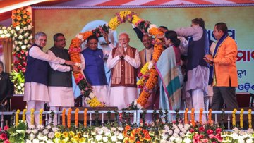 PM Modi holds closed door meeting with BJP leaders in Odisha