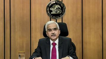 RBI Governor Shaktikanta Das meets Finance Minister, sparks extension speculation