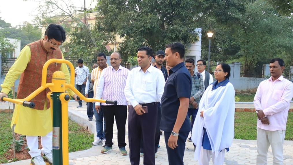 H&UD Minister unveils three parks, musical fountain in Bhubaneswar