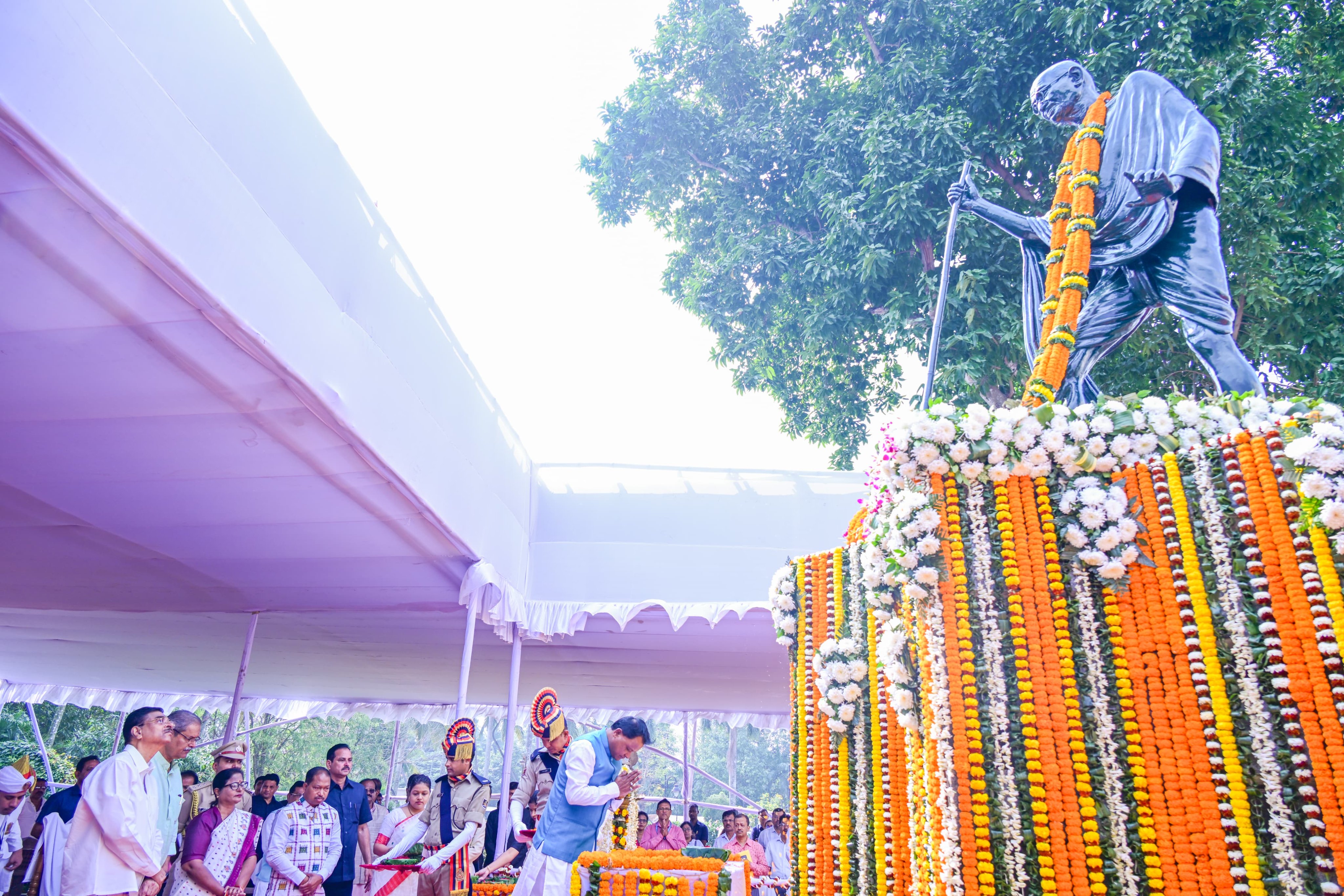 Odisha Pays Tribute to Mahatma Gandhi on Martyrs' Day