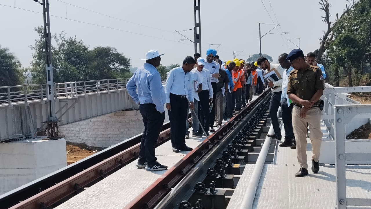 ECoR General Manager inspects Balugaon-Palasa Railway Section