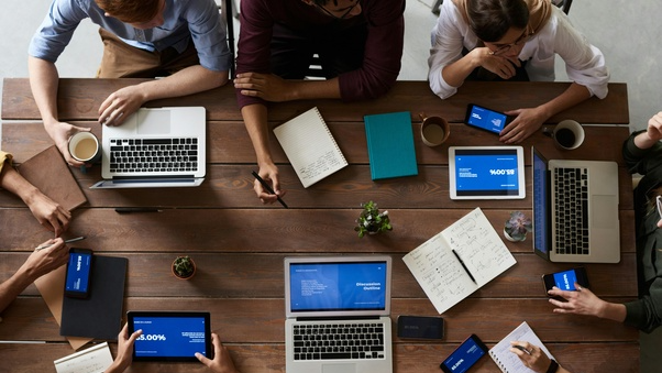 Employees demand 20-40% salary hikes in high-growth Sectors like AI, EV, and engineering