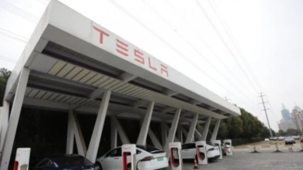 Tesla Avoids India Manufacturing, Focuses on Showrooms