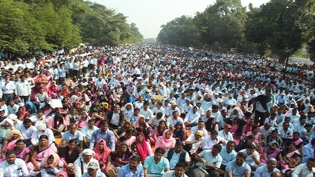 Bhubaneswar Junior Teachers Protest for Job Regularisation