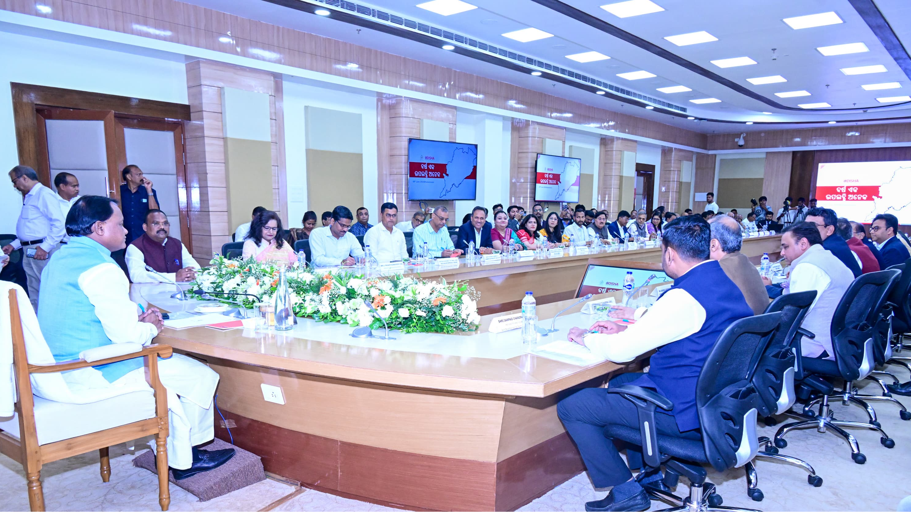 Odisha CM meets industry leaders, entrepreneurs ahead of 1st anniversary of BJP govt