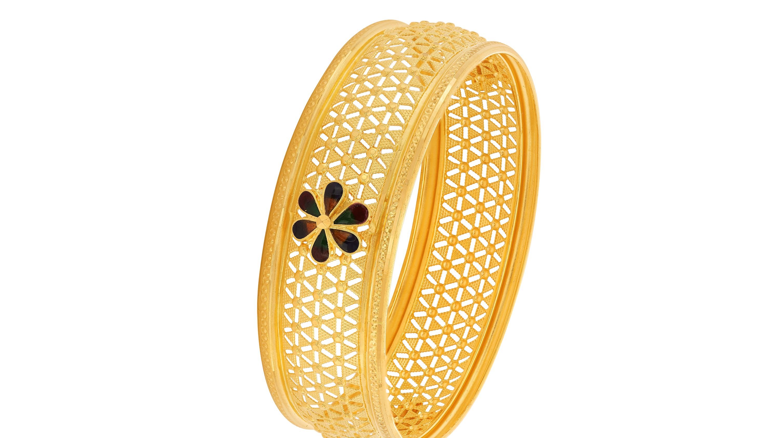 Reliance Jewels celebrates Raja Parba with a big bangle offer