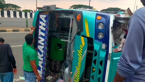 Private bus overturns on NH-16 in Khordha; several injured