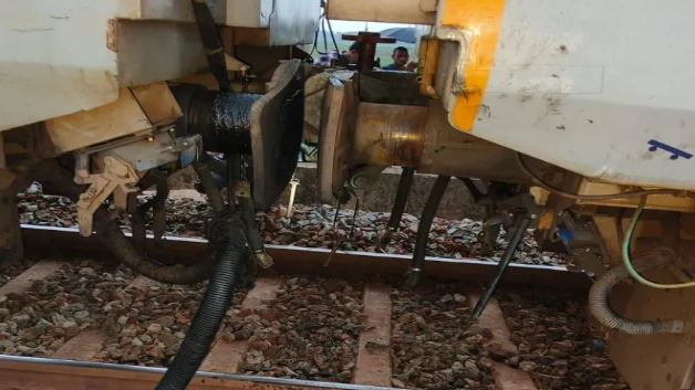 Two coaches of Hirakhand Express decouple near Odisha’s Jeypore; no injuries reported