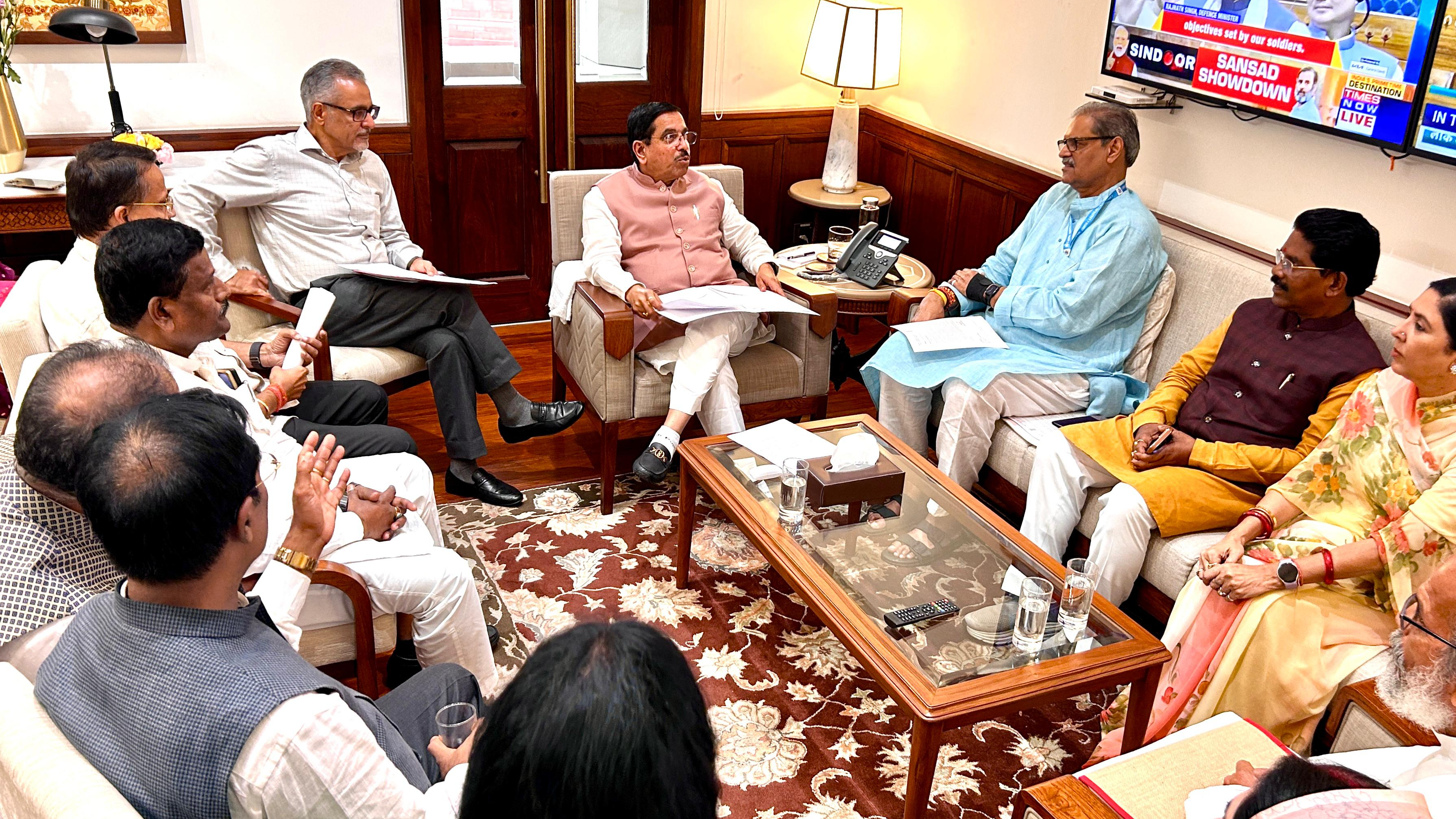 Singh Deo urges Union Minister to expedite evacuation of rice by FCI