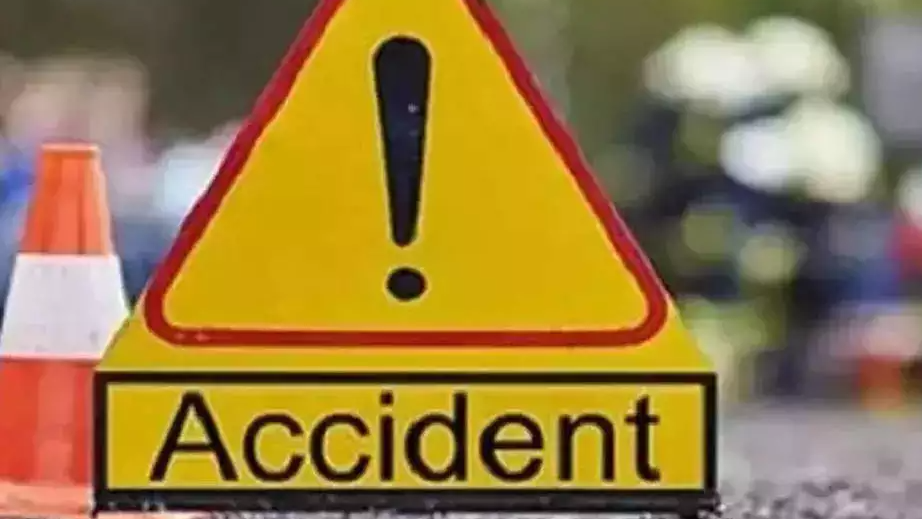 Bus overturns in Odisha's Khordha district, 10 injured