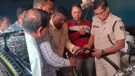 Jagatpur Police Busts Fake Tyre Factory in Cuttack