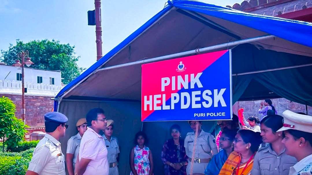 Pink Help Desk for Women at Puri Srimandir