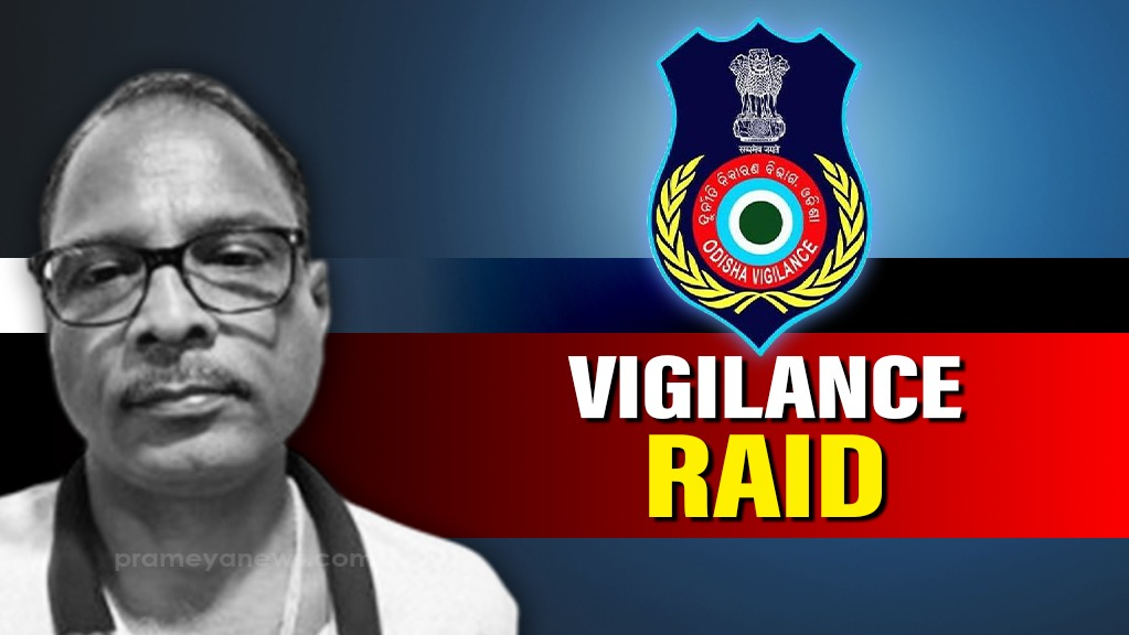 Chief Engineer Throws ₹500 Notes to Escape Vigilance!