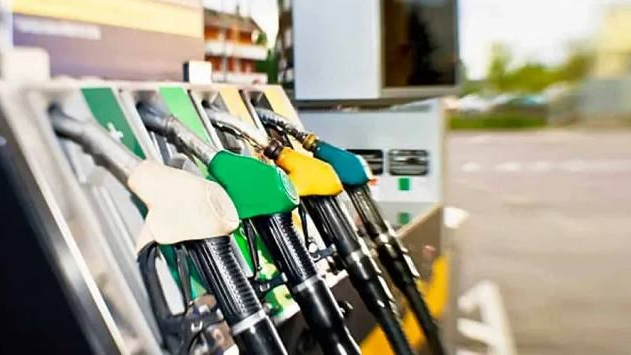 Odisha petrol pump dealers to stop selling fuel in plastic bottles from today