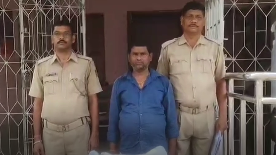 Ganja smuggler caught with 10 Kg of cannabis in Angul