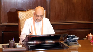 Amit Shah to hold review meeting today with CMs of 8 Maoist-affected states including Odisha   Prameya News