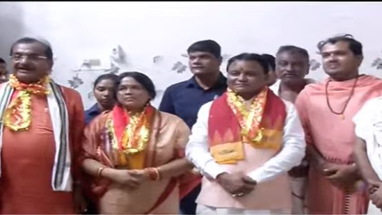 Durga Puja 2024: Odisha CM Mohan Majhi visits Durga Puja pandals in Bhubaneswar, watch