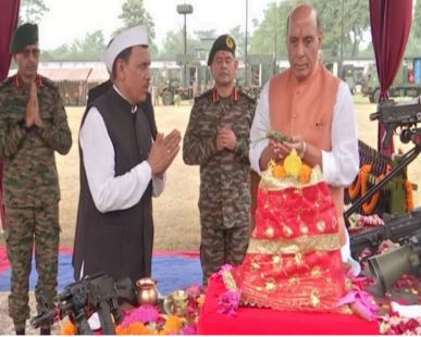 Rajnath Singh performs Shashtra Puja on Vijaya Dashmi, celebrates with Army jawans