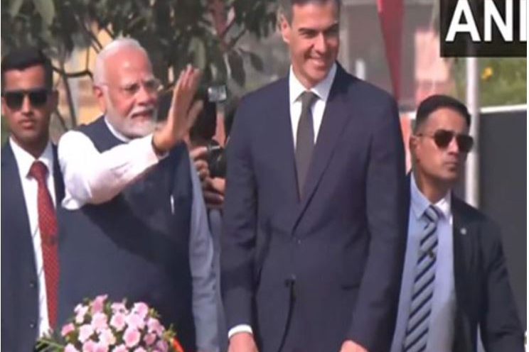 Spain PM Sanchez join roadshow in Vadodara with Indian counterpart Modi 