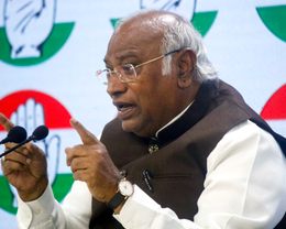Mallikarjun Kharge slams Maharashtra govt after NCP leader Baba Siddique's killing