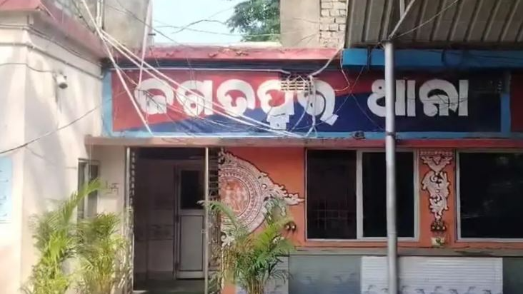 Odisha woman sets herself on fire holding newborn girl on lap, dies 