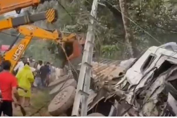 4 students crushed to death under cement-laden truck in Kerala