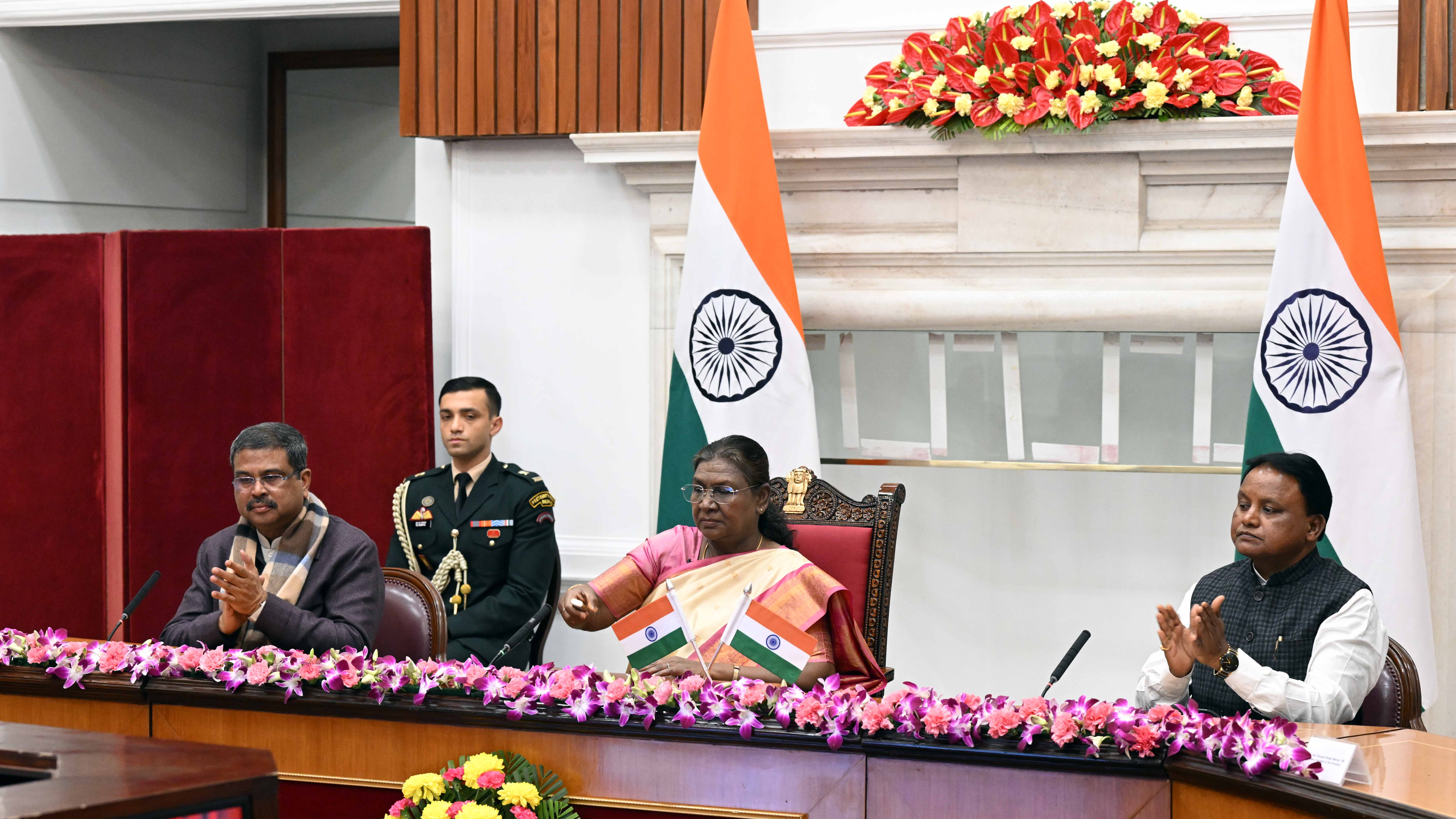 President Murmu launches Cow Induction, Giftmilk of NDDB