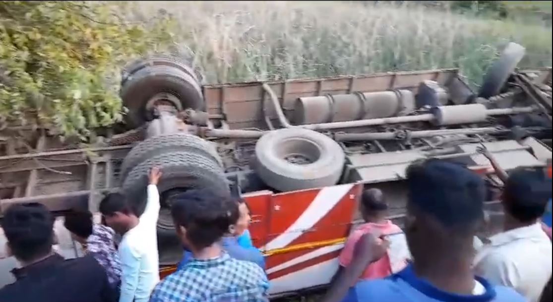 Baripada-Angul OSRTC bus upturns: 2 killed near Samal