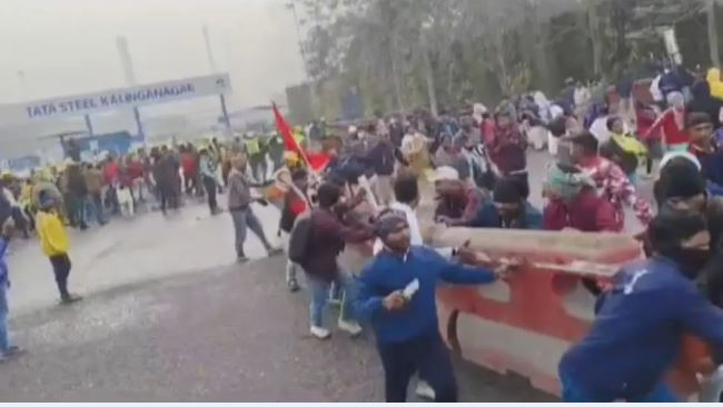Face-off before Tata Steel's Kalinganagar plant: Several reported injured   