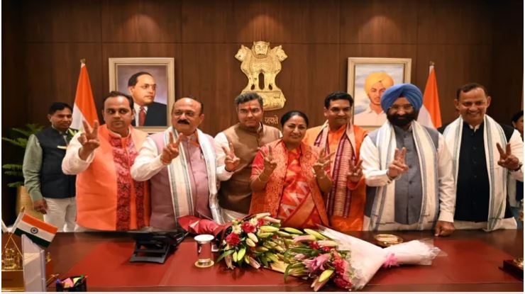 Delhi Cabinet led by Rekha Gupta approves implementation of Ayushman Bharat Yojna 