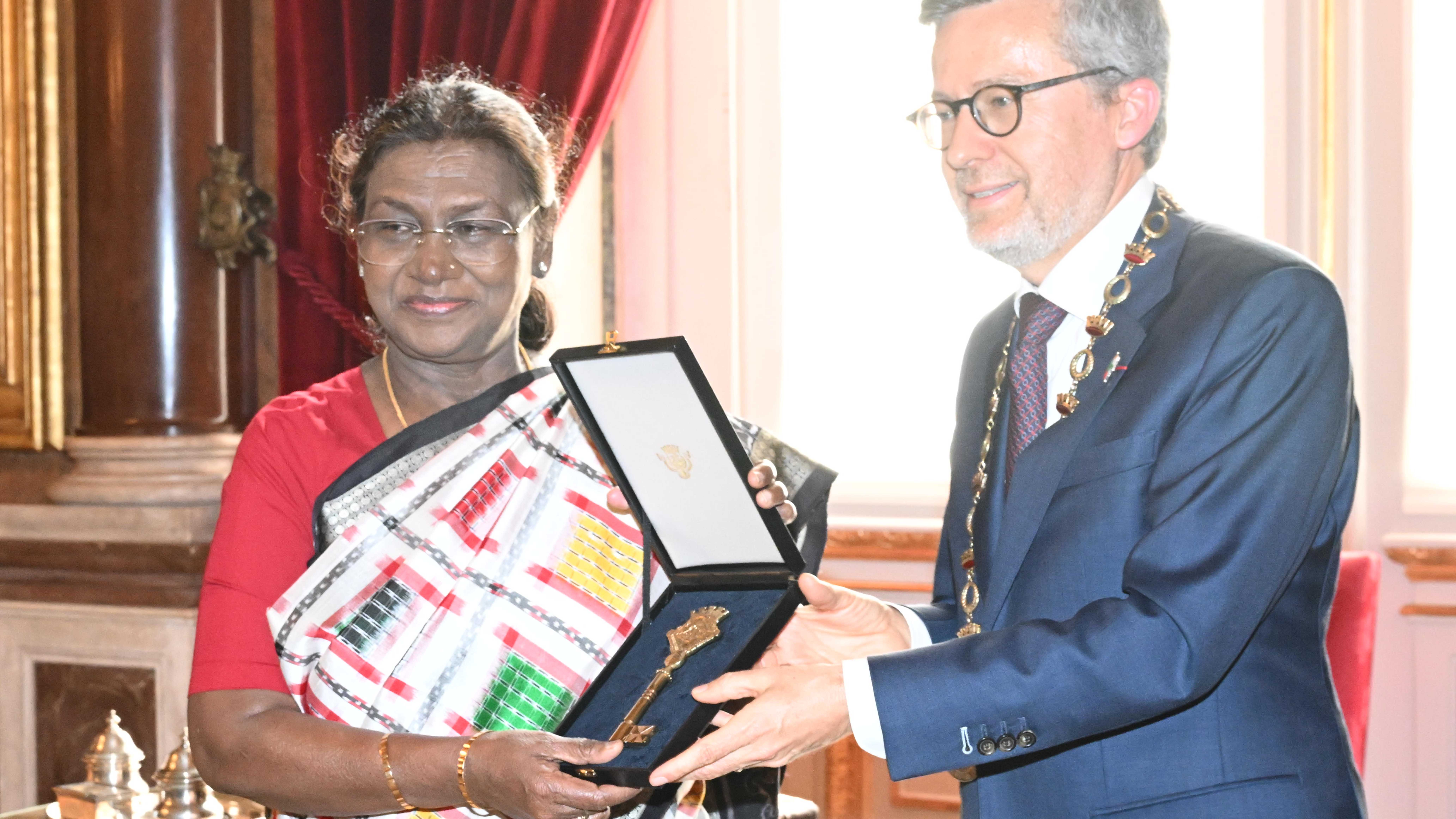 President of India receives ‘City Key of Honour’ of Lisbon