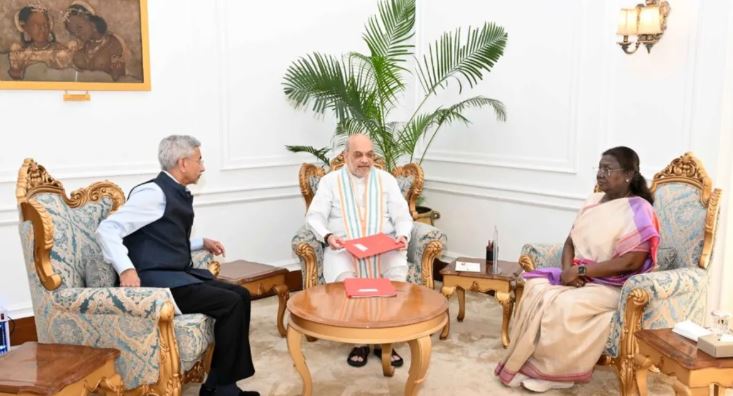 Pahalgam terror attack: Amit Shah, MEA Jayshankar call on President 