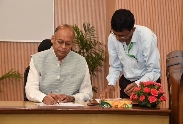 Dr. Ajay Kumar assumes Charge as UPSC Chairman 
