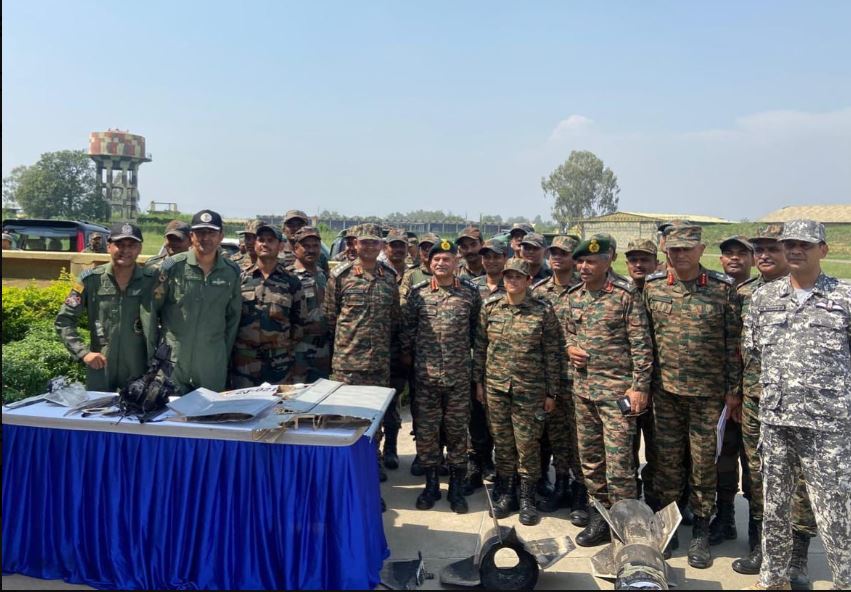 Indian Army Chief visits Baramulla: Urges troops to remain vigilant