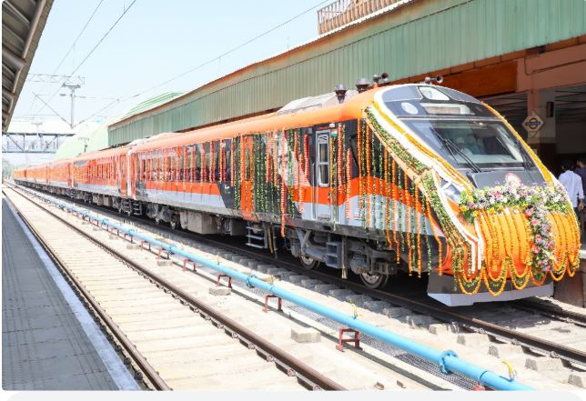 Commercial Operation of Katra- Srinagar Vande Bharat Express brings joy in Kashmir valley