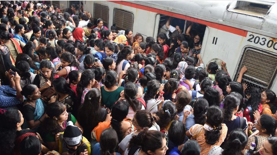 Mumbai: 5 killed under speeding train after falling off the footboards