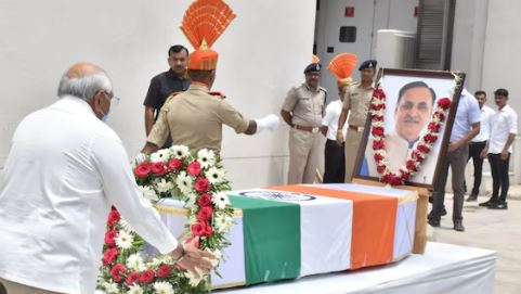 Former Guj CM Vijay Rupani cremated with full state honour, tributes poured in 