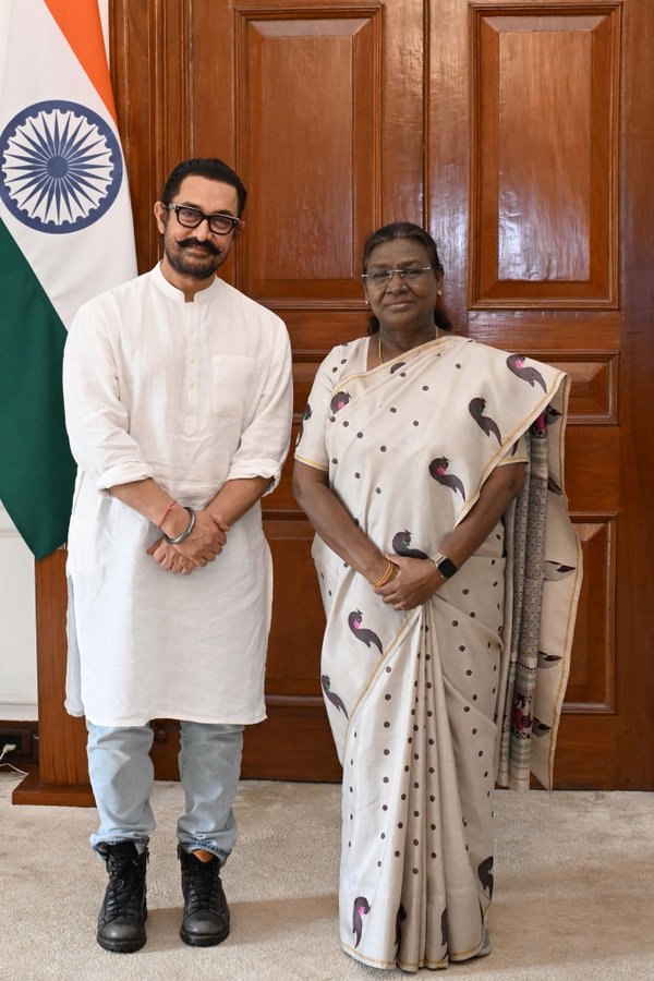 Filmstar Aamir Khan calls on President after his movie 'Sitaare Zameen Par' hits theatre