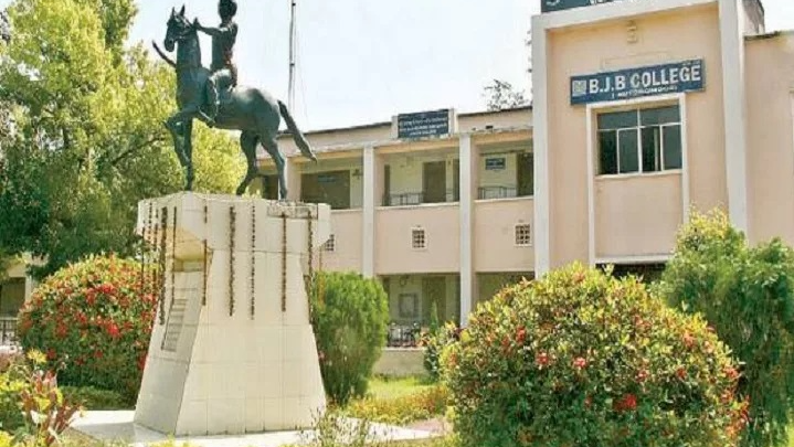 Ragging in BJB College campus: Junior boy asked to parade without clothes!