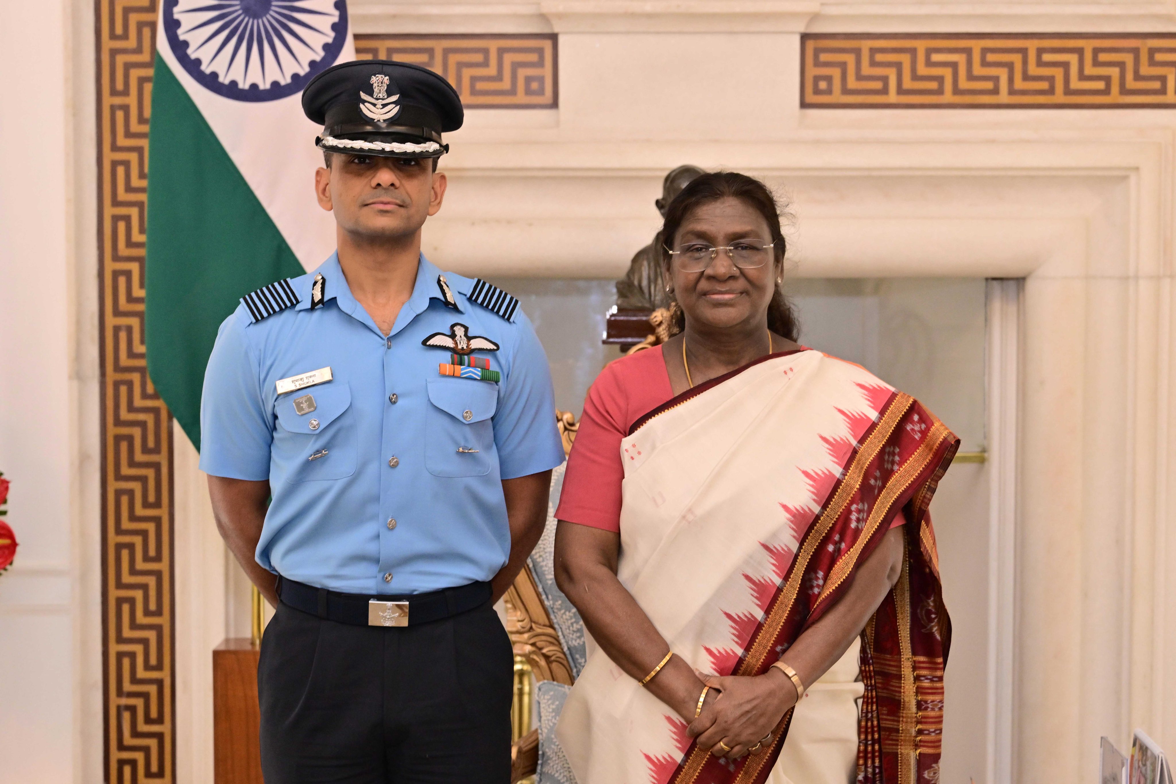 Group Captain Shubhanshu Shukla calls on President Murmu