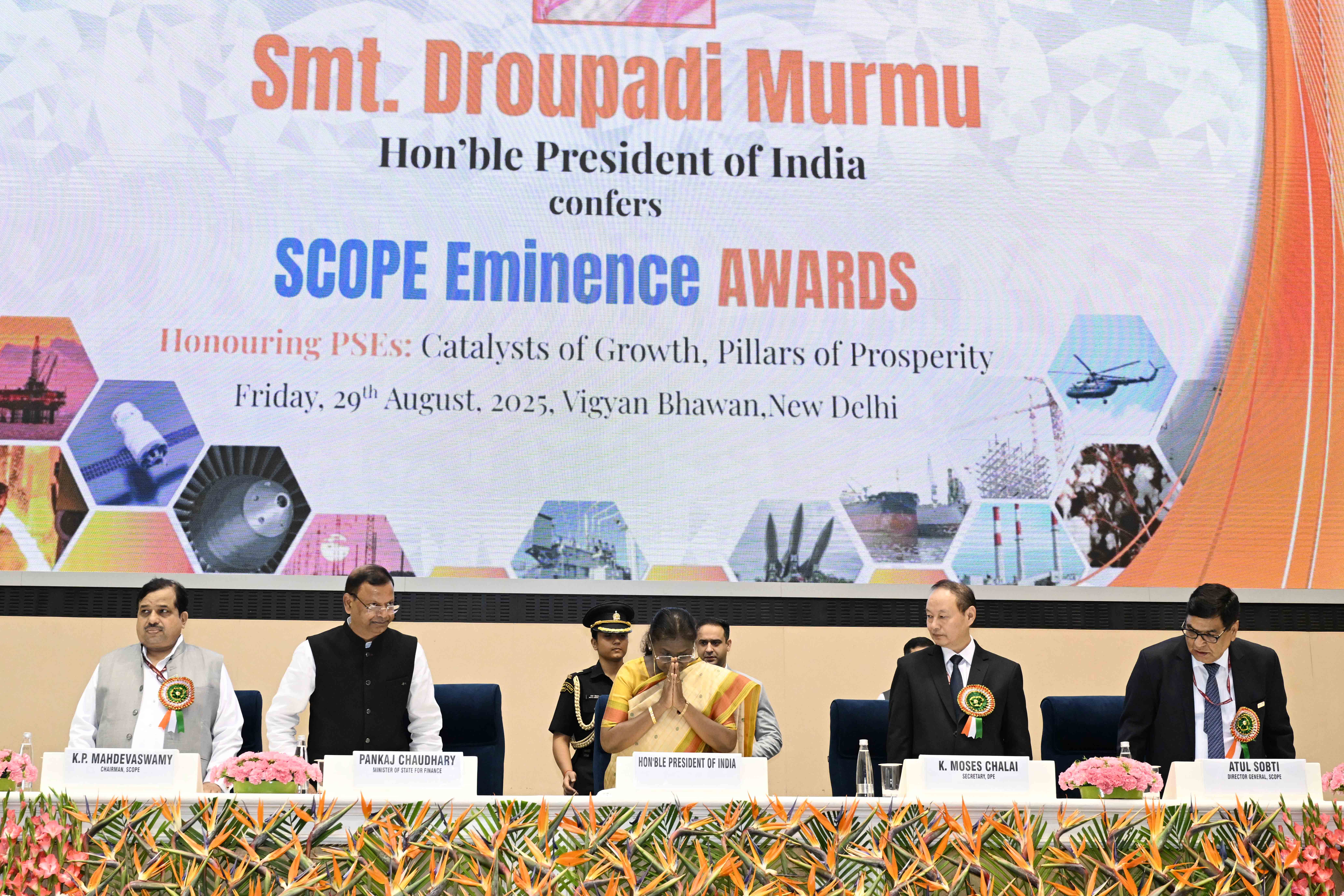 President of India presents  Scope Eminence Awards