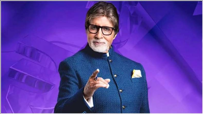 Amitabh Bachchan celebrates 17 years of blogging, Thanks fans for keeping it alive