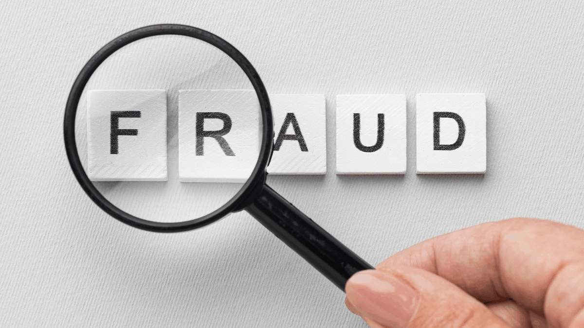 Unqualified man poses as doctor in Chhatrapur Village, Puts lives at risk