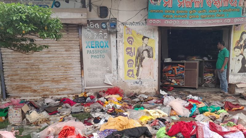 Massive fire guts clothing store in Jajpur; Goods worth over ₹5 Lakh destroyed