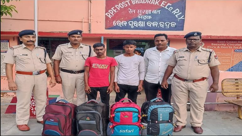 Ganja smuggling racket busted in Bhadrak: Two arrested, mastermind escapes