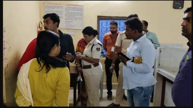 Armed robbery at Odisha Gramya Bank: Rs9 Lakh looted in broad daylight