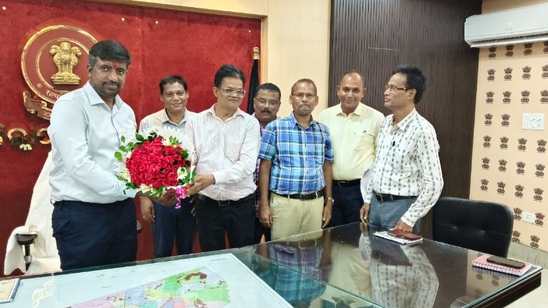 Divya Jyoti Parida assumes charge as Puri Collector, Seeks Lord Jagannath’s blessings